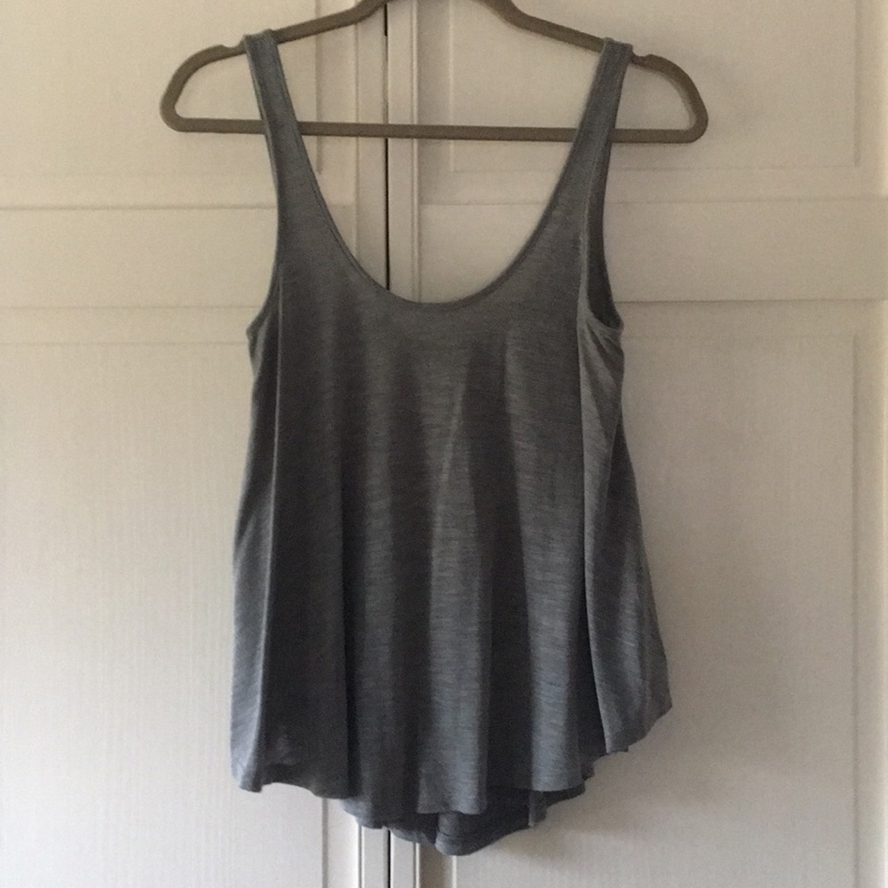 AEO Swing Tank - Picture 2 of 5